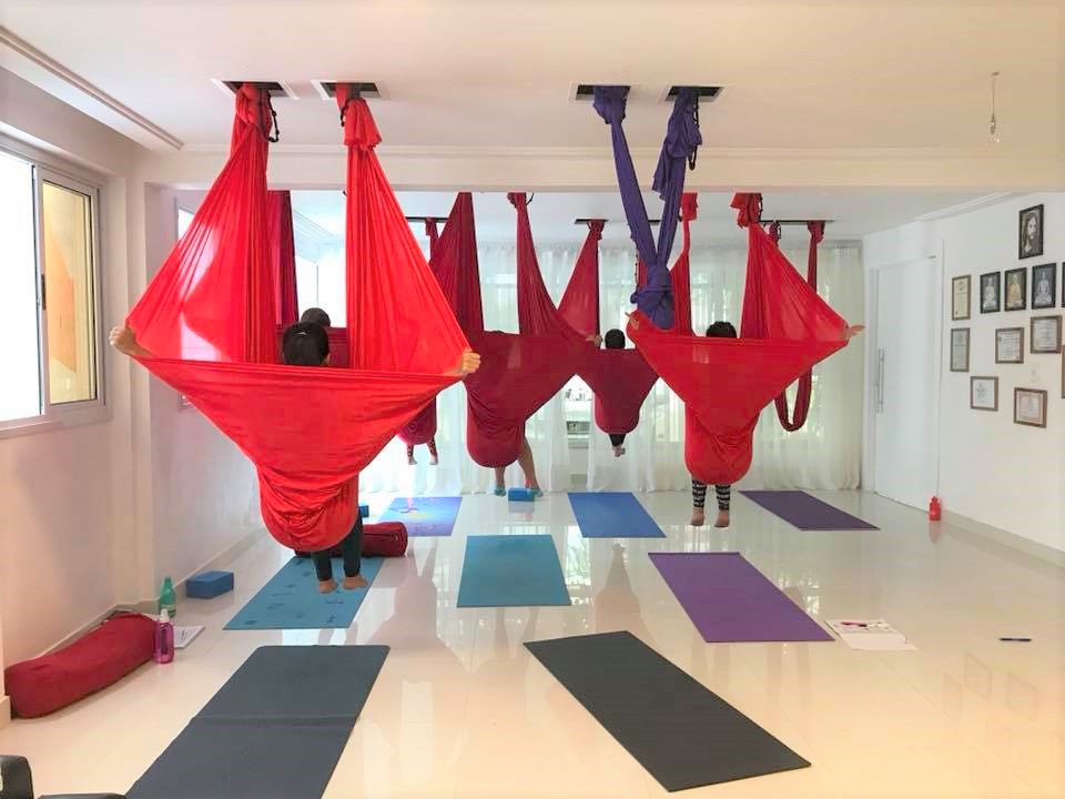 aula aerial yoga florianopolis sarah clothworthy aerial yoga brasil online (14)