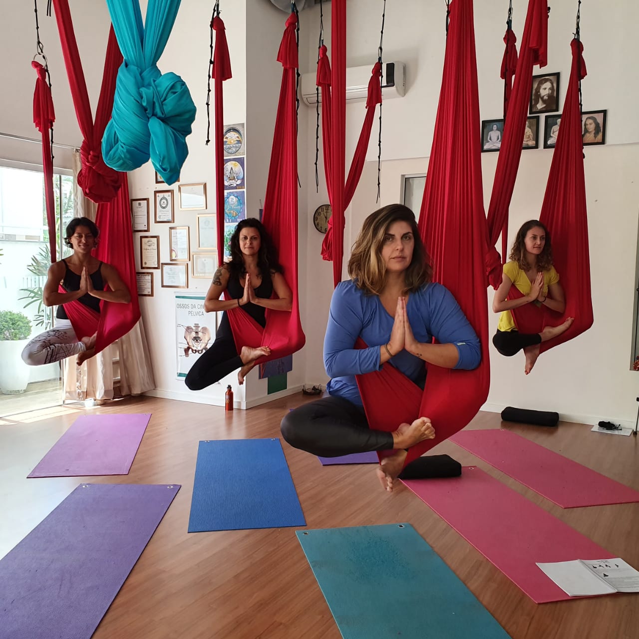 aerial yoga sarah clothworthy curso formação professores aerial yoga (12)
